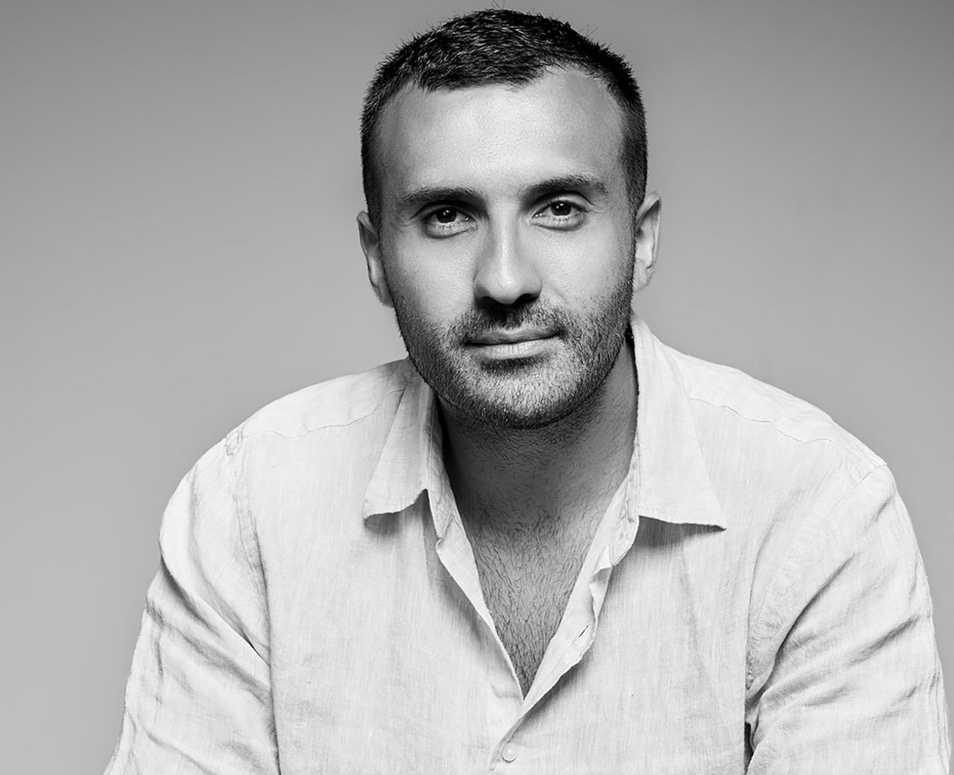 Retrato de Nima, fundador de UKLASH