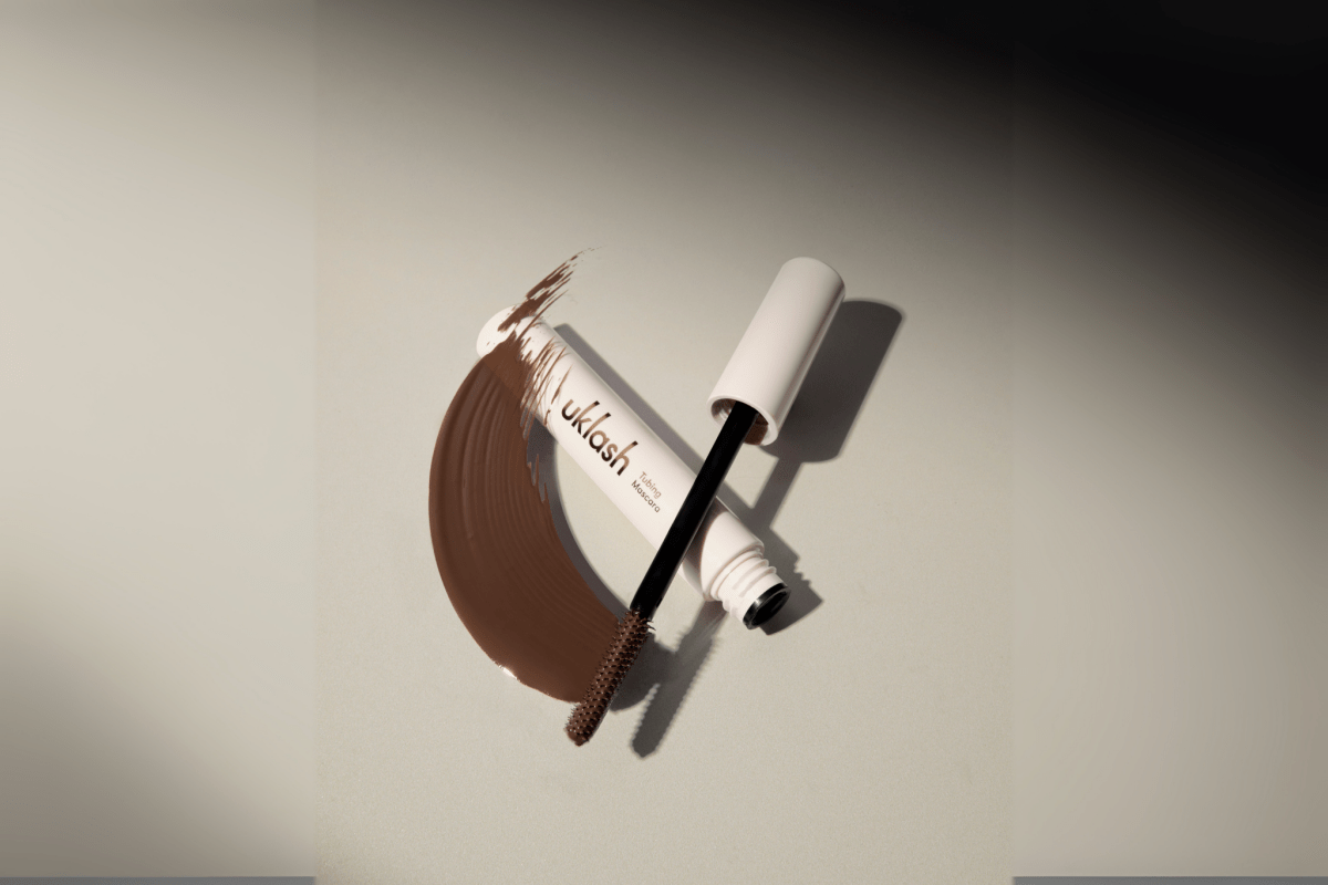 La Máscara de Pestañas Marrón: el nuevo must-have de UKLASH - UKLASH España
