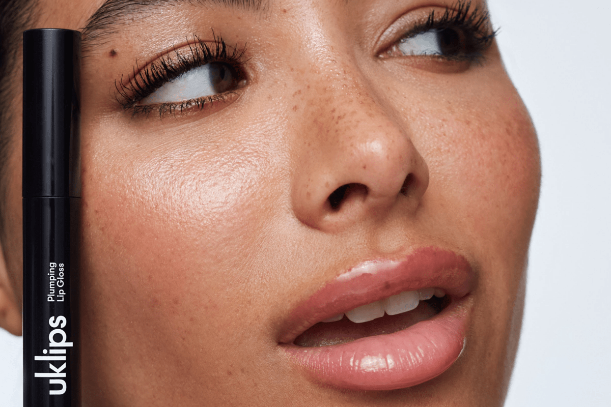 Lip Gloss Voluminizador: servicio labial 3 en 1 - UKLASH España