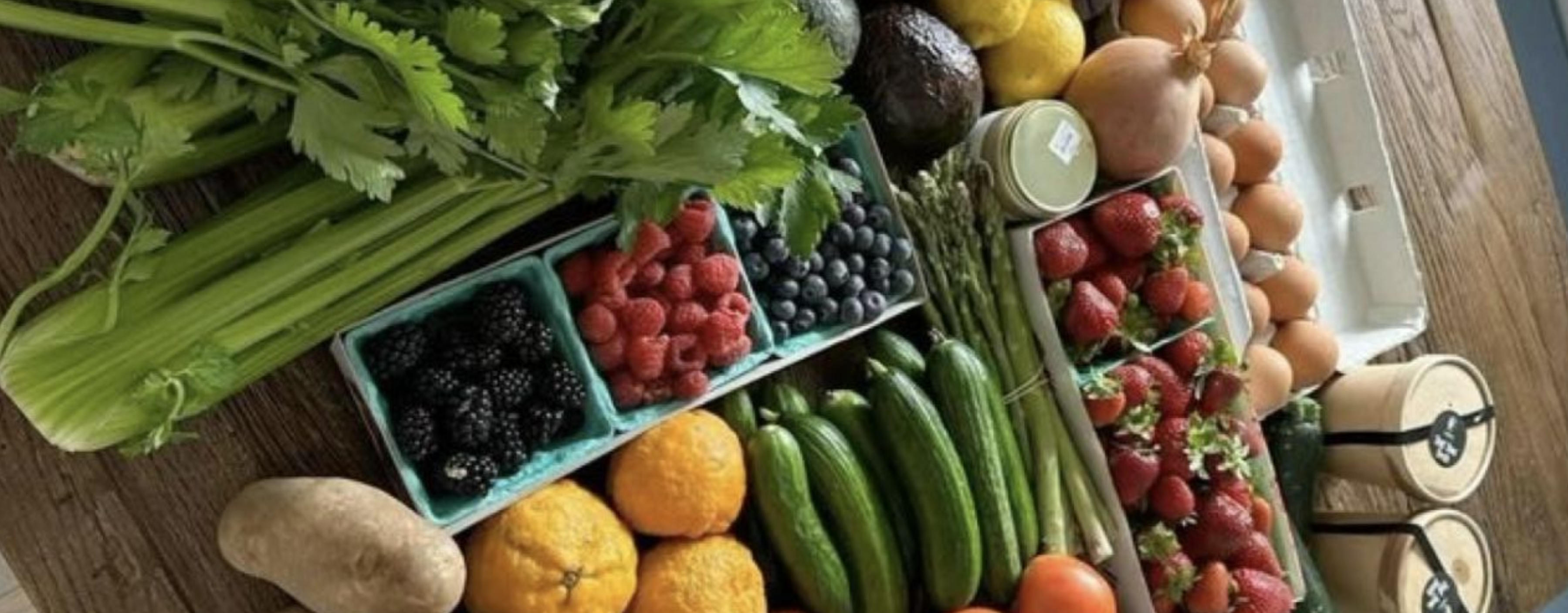 ¿Es mejor la dieta que los suplementos para mantener el cabello, la piel y las uñas sanos?